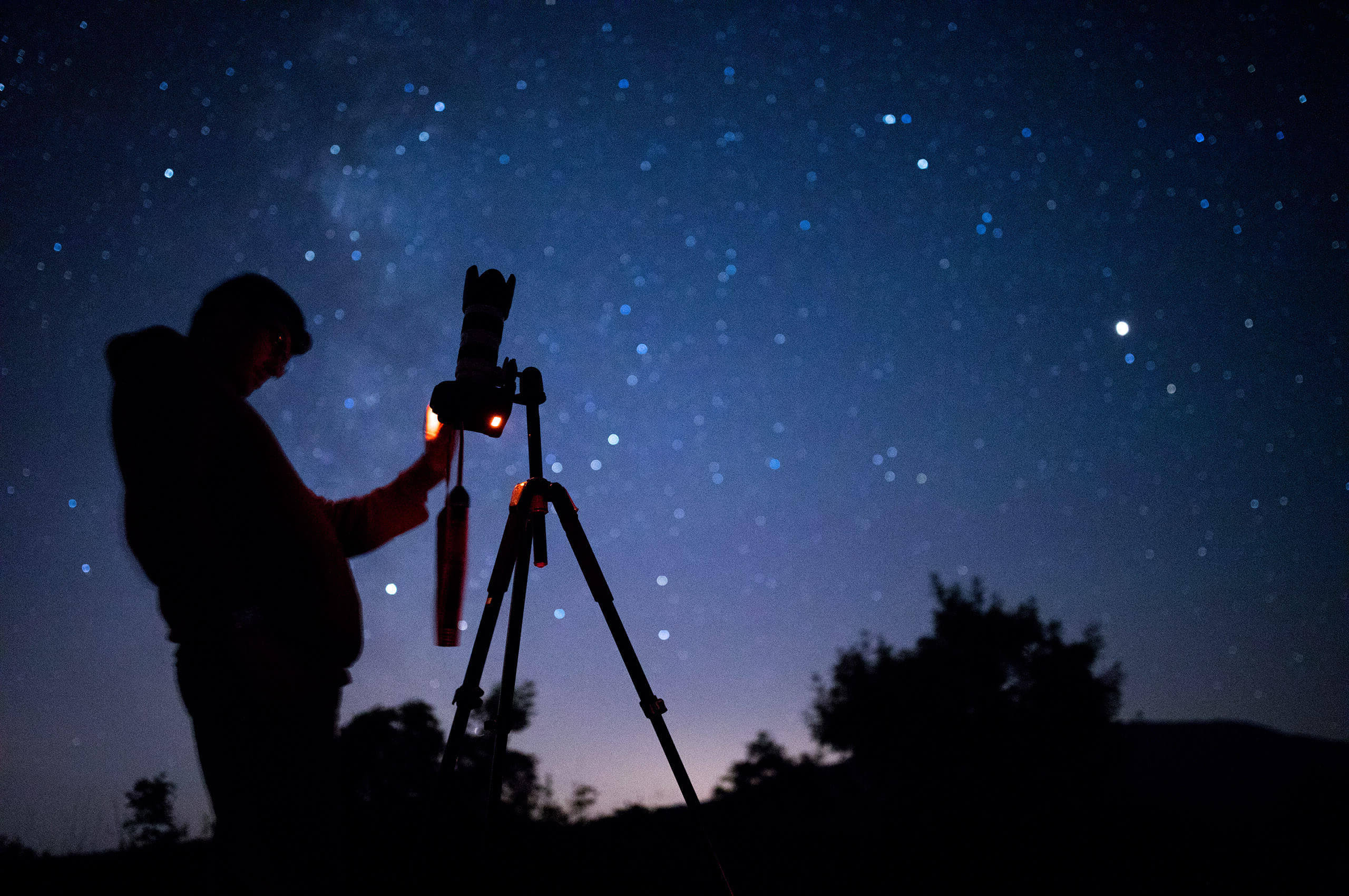 STARRY-NIGHT-header_2560x1700x72